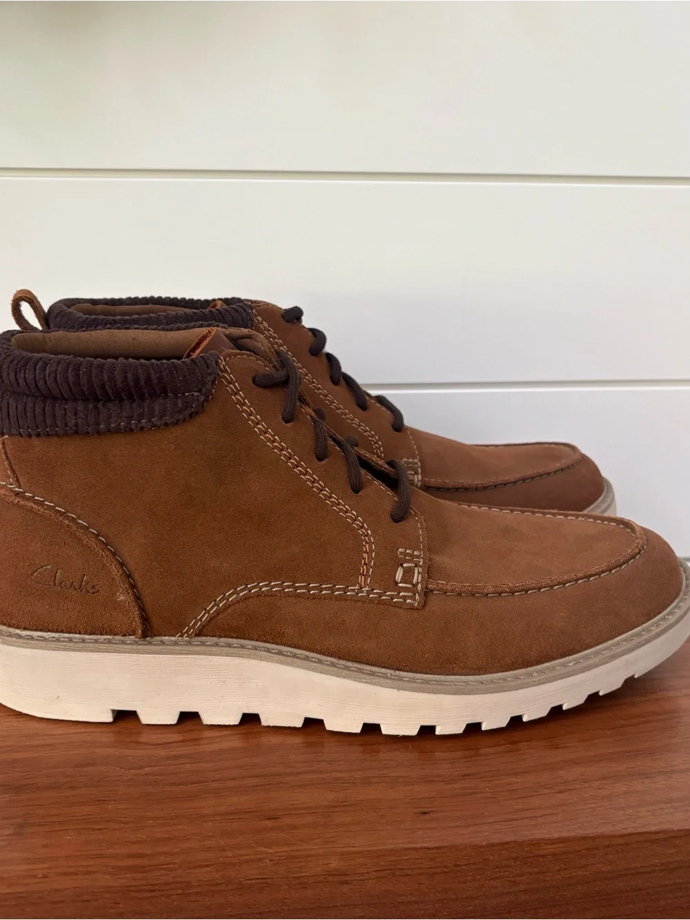 Clarks Men's Barnes Mid Oxford Boots Brown Cola Suede Size 12 US Classic NWOT